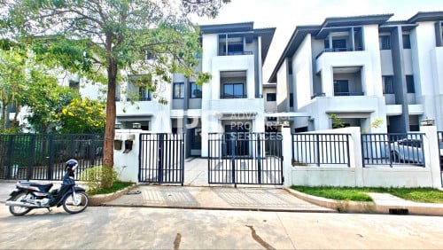 4 Bedroom Twin Villa For Sale - Borey Chip Mong Landmark 60m | Meanchey | Phnom Penh