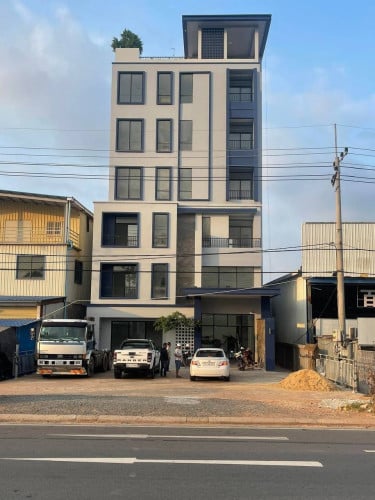 Building for rent near road 4