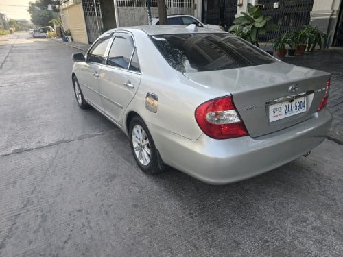 Camry LE 03 លក់