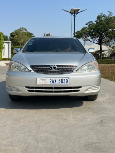 Camry LE ABS ពូកចុច​ ឆ្នាំ2003​ ពណ៍ទឹកប្រាក់