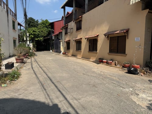 Corner House for rent in Phnom Penh contact through telegram as mention below