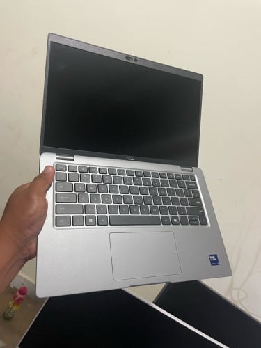 Dell precision 3490 core ultra 7 ram 32gb ssd m2 512gb