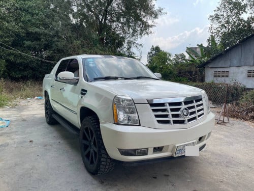 Escalade  ឆ្នាំ 2007 សាំងហ្គាស់ហើយ ធានាឡាននៅថ្មីសុីន១ជុំ