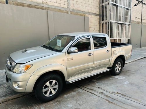 Hilux Vigo 05 ឆ្វេងសុីនប៉ុង2អូតូកាពីតាស់
