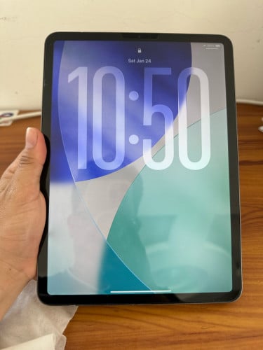 iPad Pro 11 inch WiFi only លក់ប្រញាប់លុយ