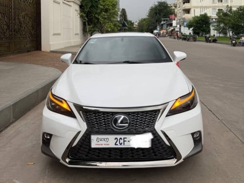 Lexus CT 200h 2013 For Rent /出租