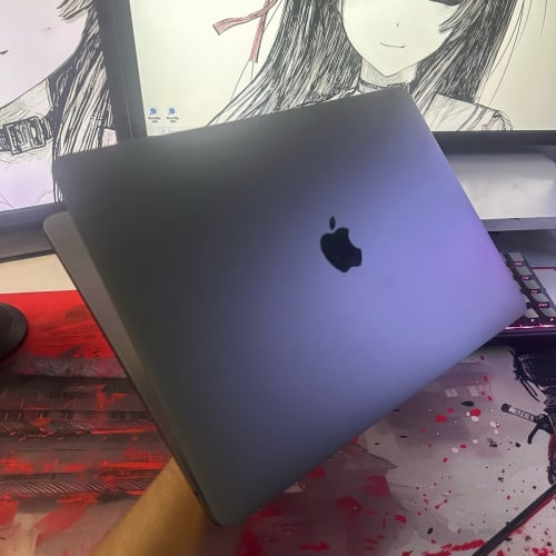 Macbook pro 2017 8gb/256gb