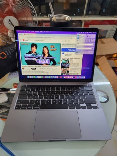 MacBook Pro Chip M2  ស្អាត 98 % 2K “ 13.3inch Ram 8GB |SSD 256