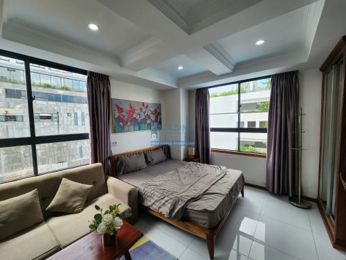 N1002 | Bright Studio Apartment Near Royal Palace For Rent