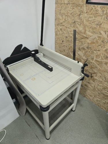 Paper Cutter table