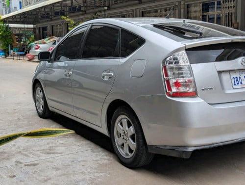 Prius 06HF ពិន្ទុខ្ពស់អាគុយឆ្នាំខ្ពស់ABSល្អ តំលៃ 9900$