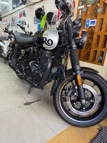 Royal 350cc new99%មានបង់រំលស់