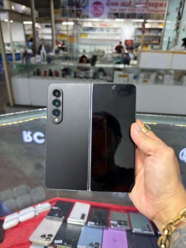 Samsung Fold 4 Black Company Sim2 Ram12GB HD512GB Phone Condition 90% ,ជាំអេក្រង់&ឆ្នូតអេក្រង់
