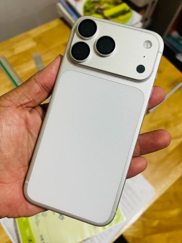 Sell 17Pro Max 256g ColorSilver សាកថ្ម 31ដង ទូរសព្ទ័ អ៊ុតស្កុតមួយជុំ នឹងបិទលេនរួចរាល់ គុណភាព នៅ 100%