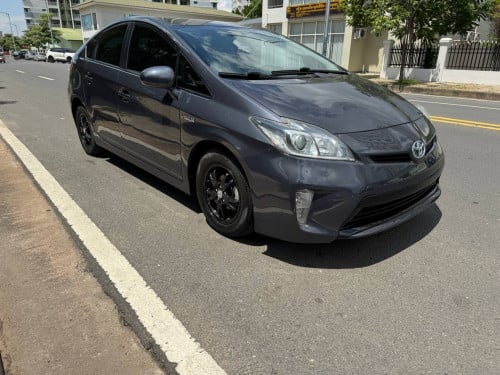 Toyota Prius 2013 Option 3 ប្រផេះ