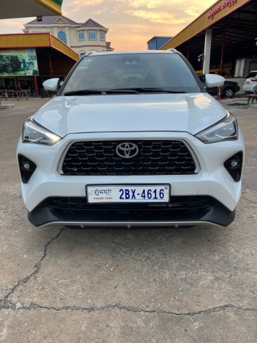Toyota Yaris cross 2024 មហាថ្មីម្ចាស់ដើមទី1ស្រុីន100%ប្រើបាន2មុឺនkmជាងតំលៃពិសេស