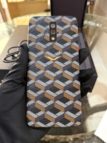 Vertu Life 18K Gold V Logo