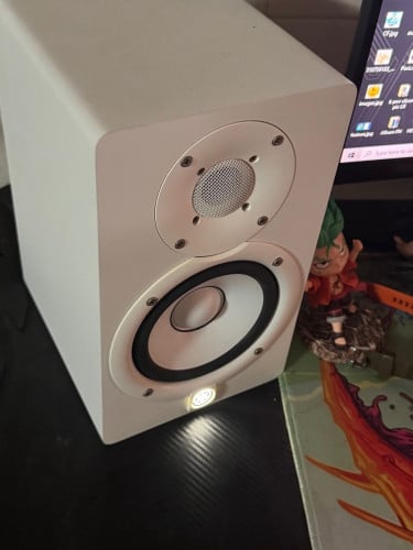 YAHAMA HS5 White - 5” Studio Monitor ស្អាតៗ ប្រើរបាន 2ខែ