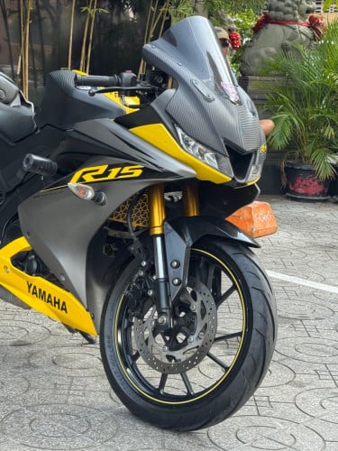 Yamaha R15