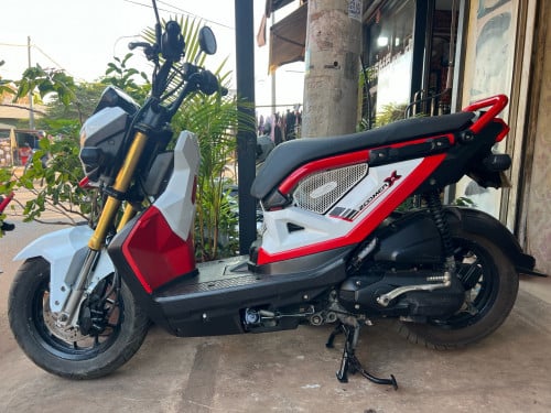 Zoomer 18 ស្អាតអេម