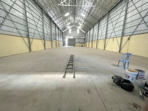 ឃ្លាំងជួលជាប់ផ្លូវធំ នៅទួលសង្កែ !