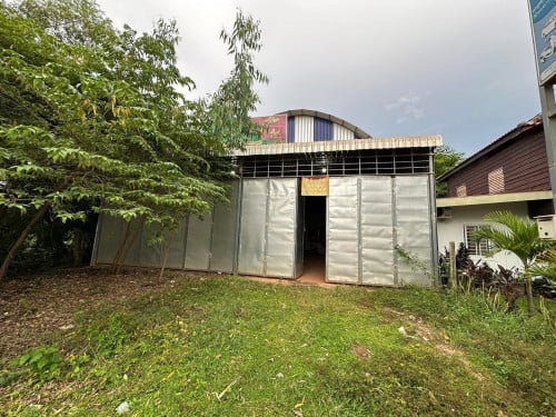 ឃ្លាំងជួល