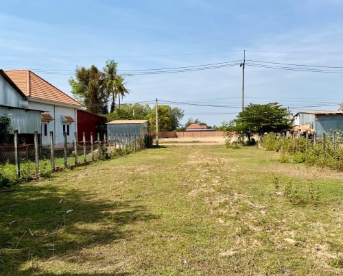 ដីអាជីវកម្មជិតផ្សារកែងមេម៉ាយ ទីតាំងល្អ អាចប្រកបមុខរបរលក់ដូរបាន