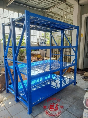 ធ្នើឃ្លាំង
