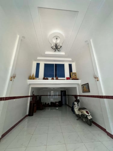 ផ្ទះល្វែងលក់បន្ទាន់ តម្លៃក្រោមទីផ្សា