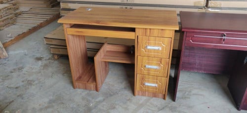 តុ កុំព្យូទ័រ