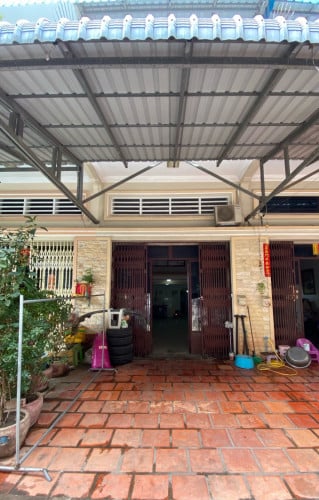 ផ្ទះល្វែងជួល​ ជិត2004 ក្រោយ​ផ្សារសិនជូរី