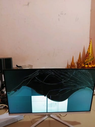 លក់8GSSD256Gi5ជំនាន់ទី7ខូចអេក្រង់ម៉ាស៊ីននៅដំណើរការកាត់សាច់