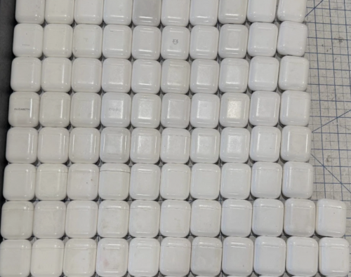 មានលក់ប្រអប់កាស AirPods 2nd