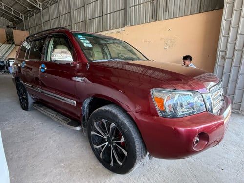 កាត់បានHighlander 2004 V4 P1  ម្ចាស់ដើម 🚗លេខ ភ្នំពេញ2BA-xxxx 🚗តម្លៃ$14500 🚗អាចសិក្សារំលស់បាន100%