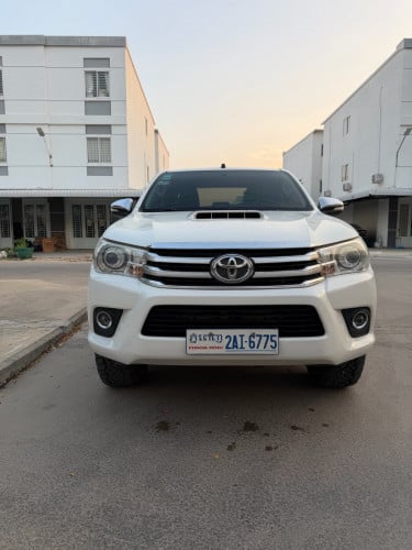 លក់HIlUX 2016REVO premium ម៉ាសុីនធំឡានស្អាតអត់បុកអត់ច្រេះ
