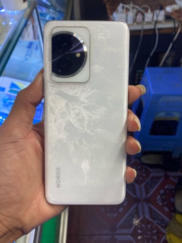 លក់ Honor 100 5G ស្អាត98% 16/256 សានុំសុីន