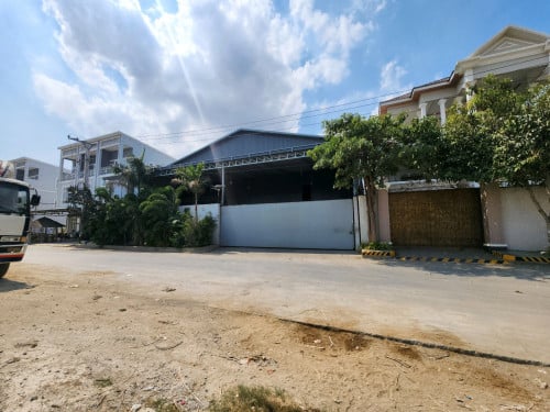 ចង់លក់ឃ្លាំង ធូៗ l ដង្កោរ (មានដី គ្រប់ទំហំ)