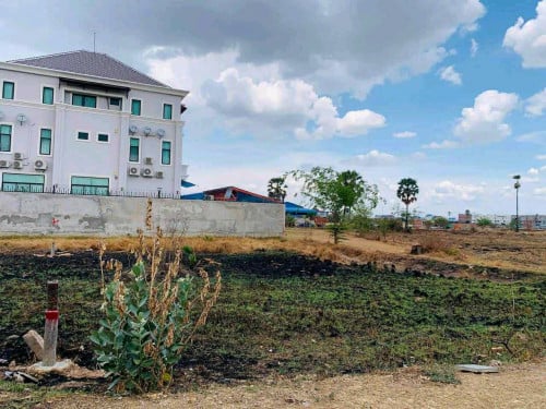 ដីលក់ធូៗ l 20m x30m