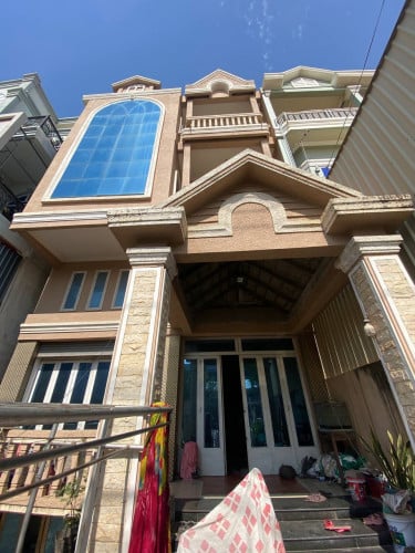 🏛️ផ្ទះអាជីវកម្ម្មលើផ្លូវធំសរាប់ជួល