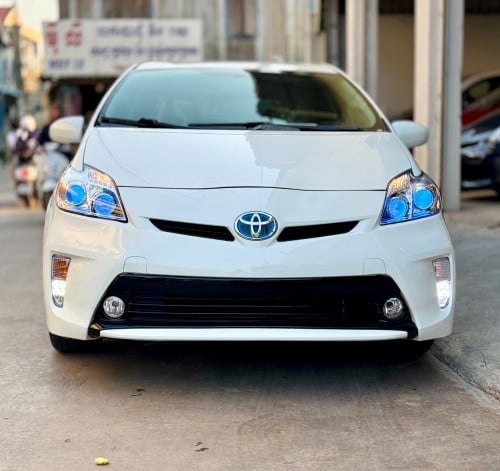 🚘 បង់រំលស់​១០០%ពុំចាំបាច់មានប្រាក់ចូលរួម​💰ការប្រាក់​0.65% 👉 ​2012 Toyota Prius​ option 2