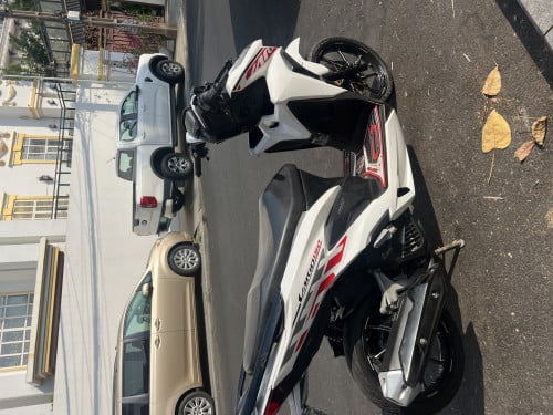 ខ្ញុំចង់លក់Vario 021 smartkey 150cc. 1050$