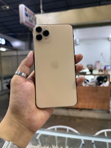 11ProMax 64G មានស្កេន