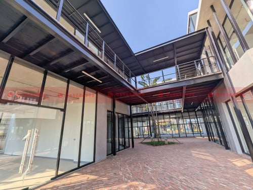 328 Sqm Retail Or Office Building With Sectional Leasing Options