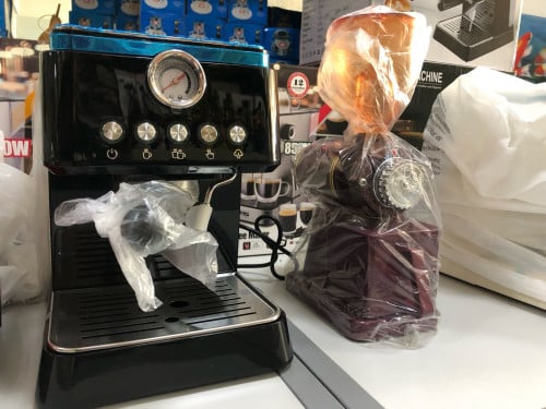 Coffee expresso and grinder