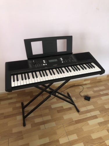 Digital Piano for sale – Yamaha PSR-E373