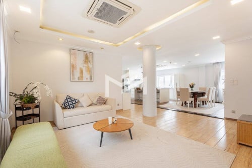 Fully Furnished 3 Bedrooms Apartment for Rent in BKK1 Area