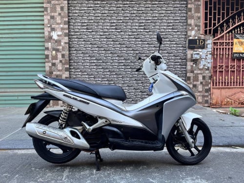 Honda Airblade (110cc, 2016, 770$) have all documents