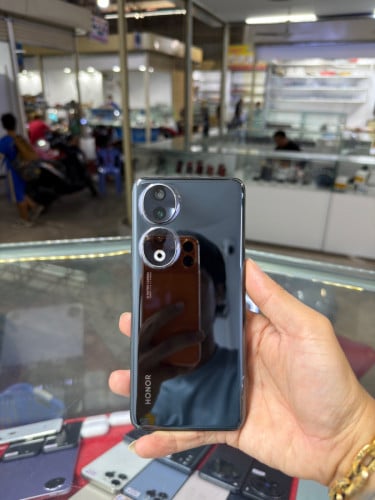Honor 90 Black CH Sim2 Ram16GB HD512GB Phone Condition 90% , បែកថាច់ , ម៉ាស៊ីនសានុំស្អាត