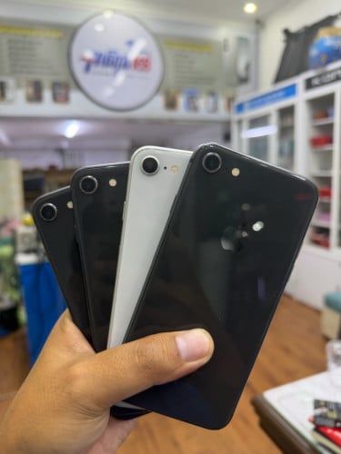 iPhone 8 64GB ល្មមប្រើ អេក្រង់ហ្សុីន ស្កេន តួសមរម្យ