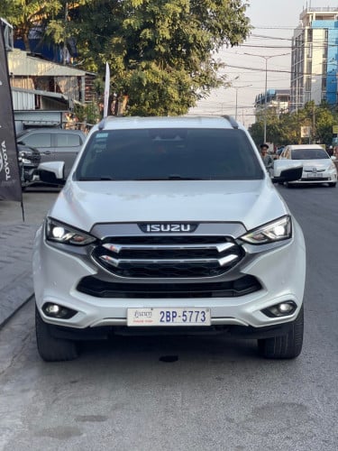 Isuzu MU-X 2023